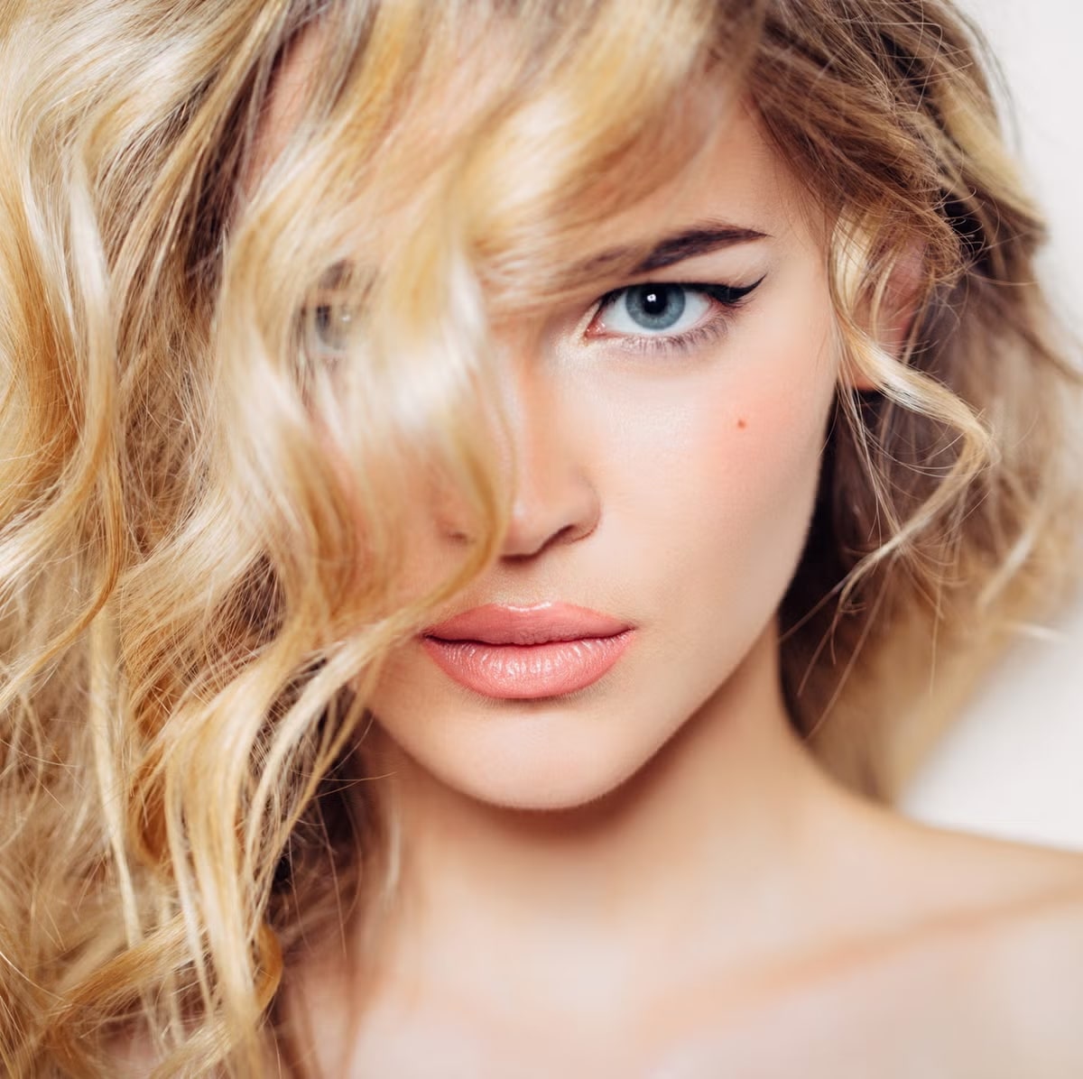 Los 12 mejores aceites para el pelo: cuándo y cómo&hellip;